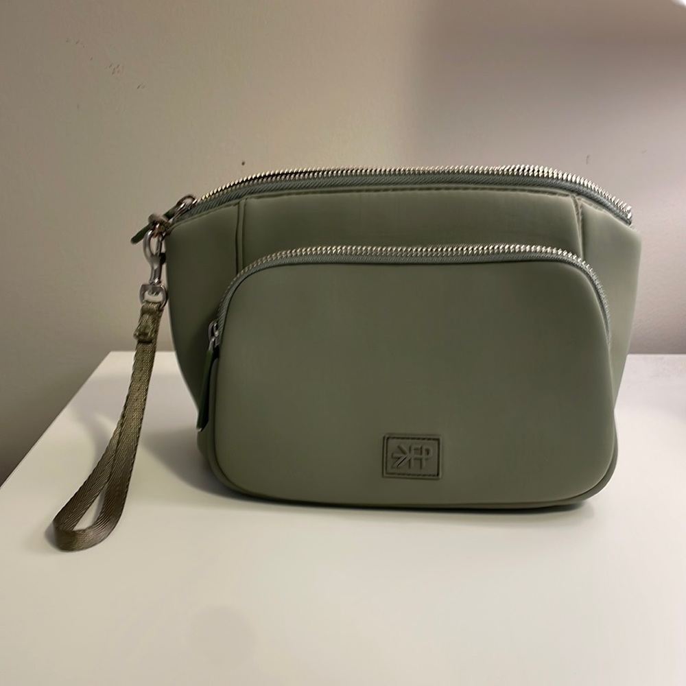Freshly Picked Safe Seoul Zip Pouch